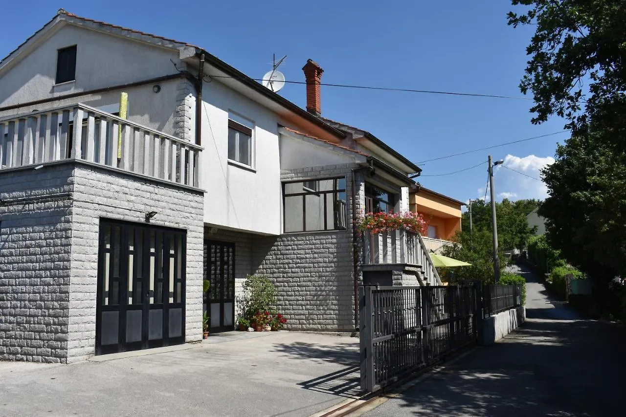Apartment Eni location